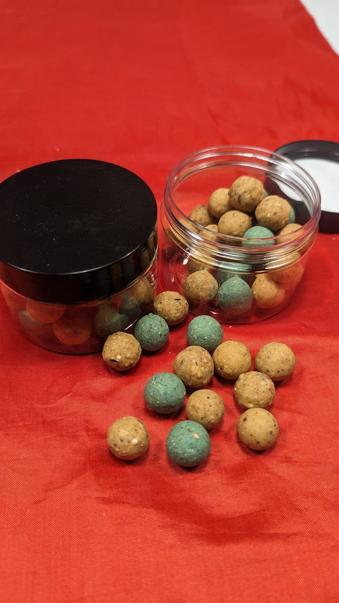 CREAM SEED AND WINTER MIX CORK BALL POP UPS 16MM Premier Baits